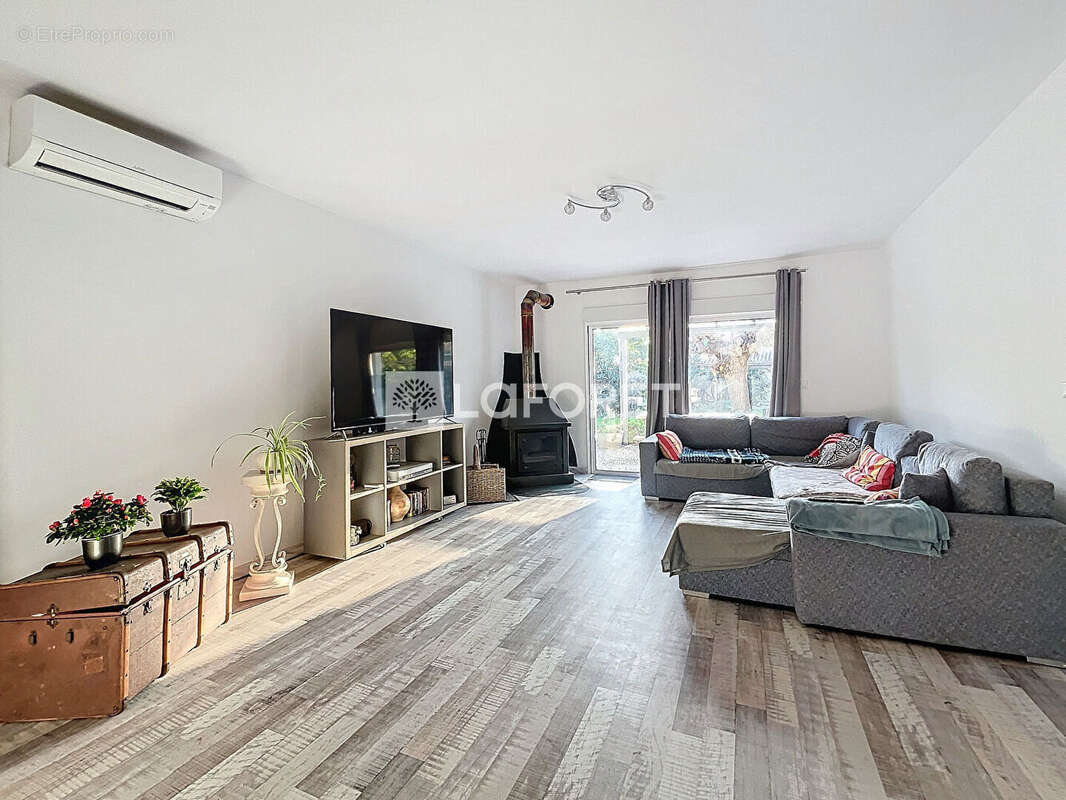 Maison à CAUSSES-ET-VEYRAN