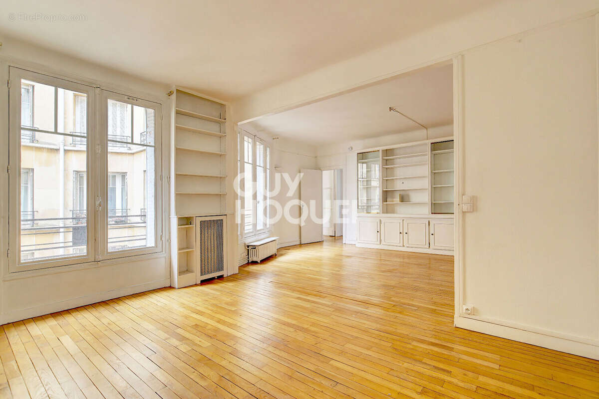 Appartement à PARIS-16E
