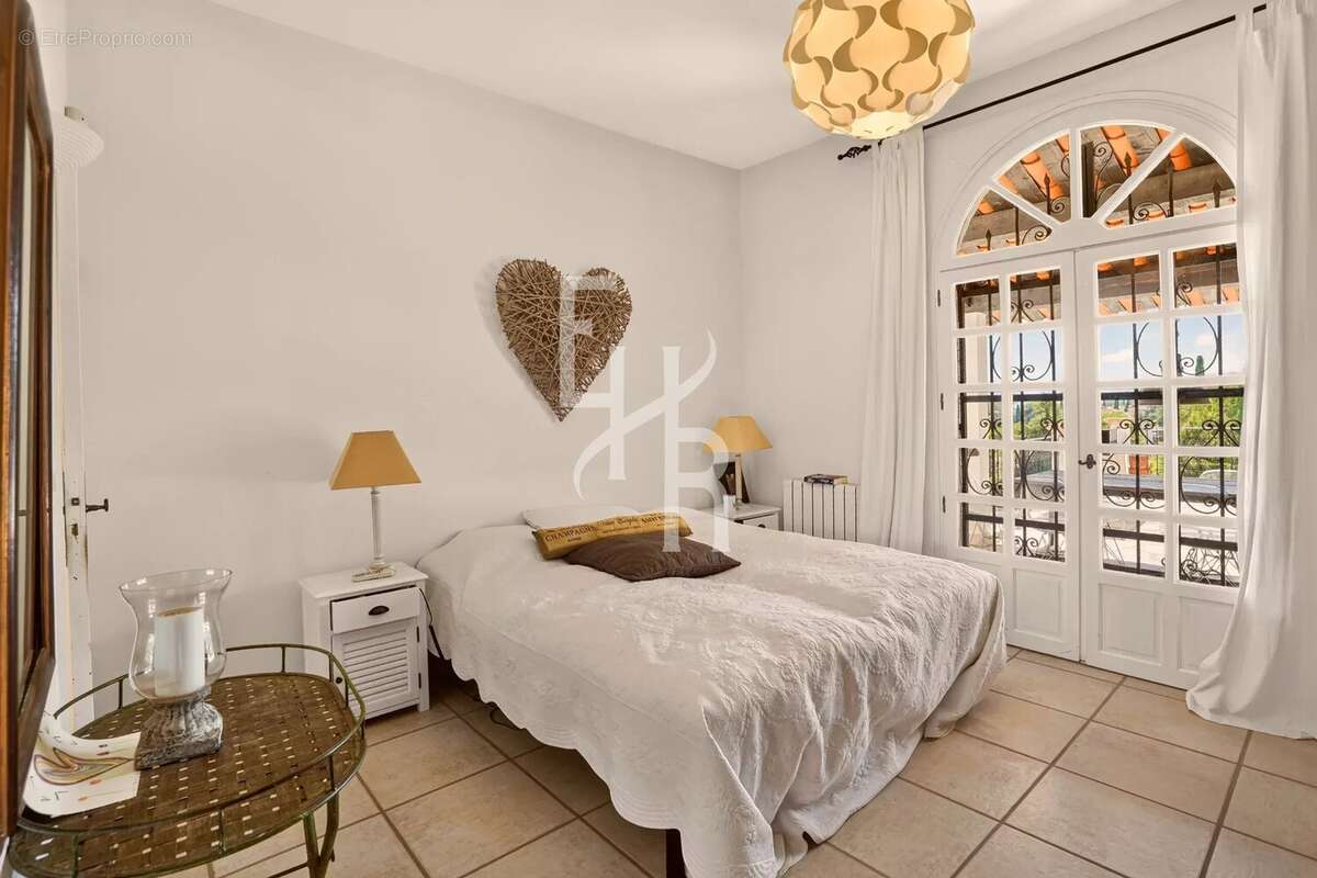 Maison à MOUGINS