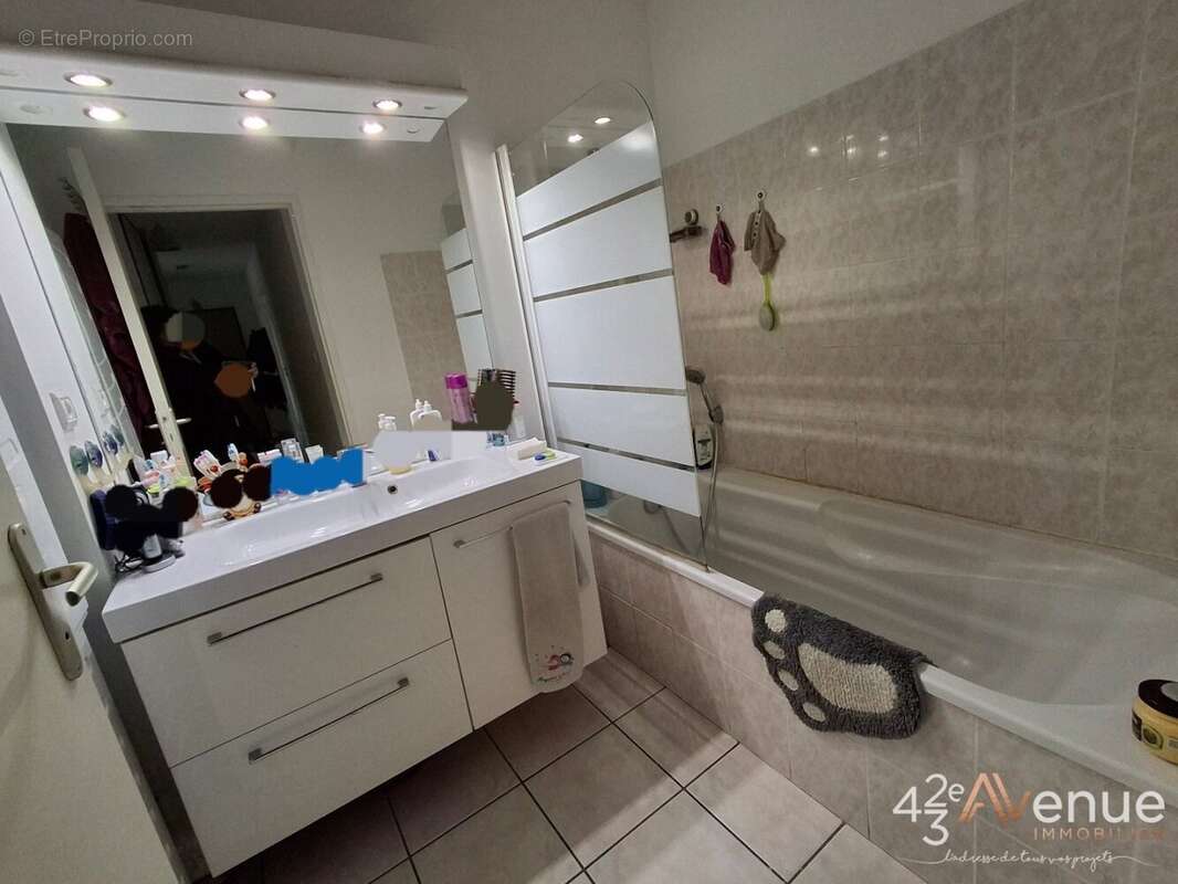 Appartement à SAINT-JUST-SAINT-RAMBERT