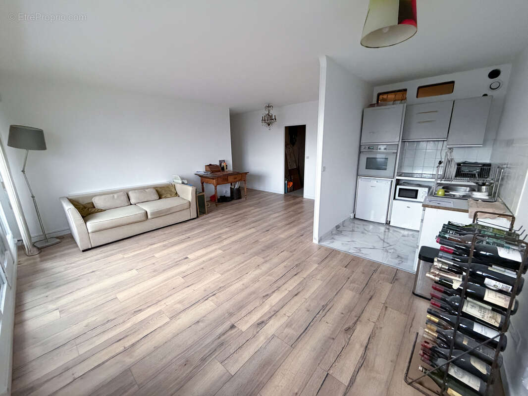 Appartement à COURBEVOIE