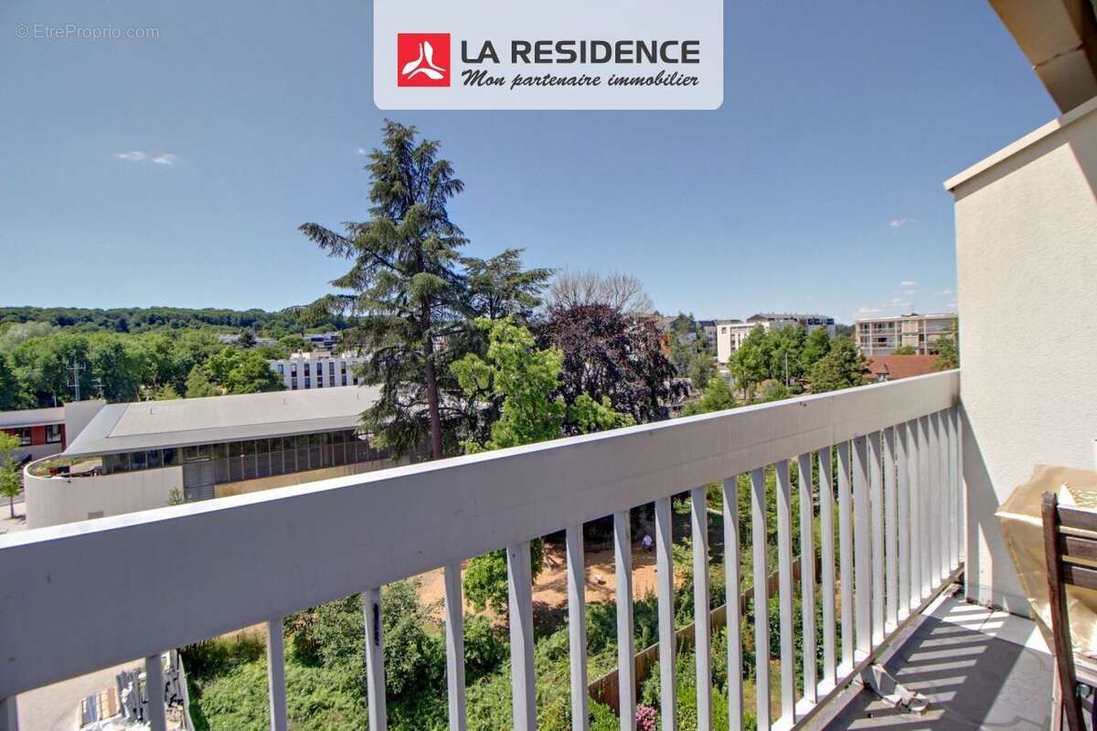 Appartement 93 m² à Fontenay-Le-Fleury  - photo 8