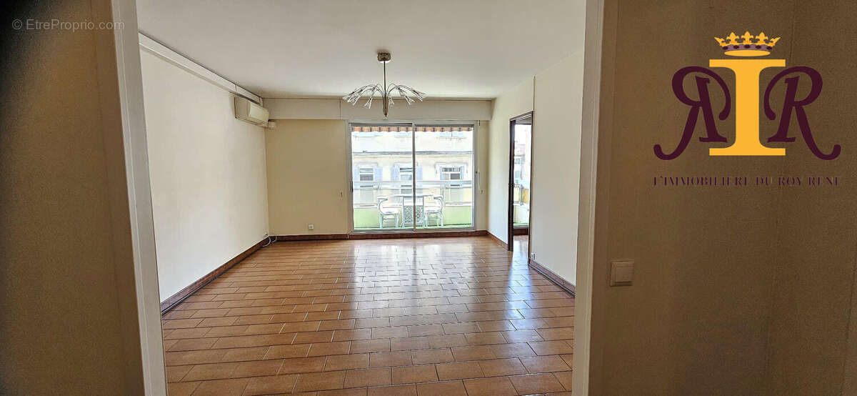 Appartement à MARSEILLE-5E