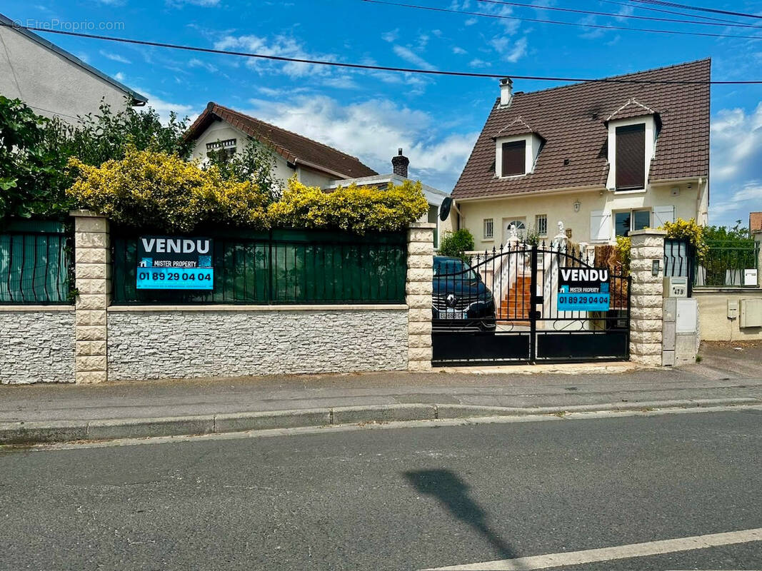 Maison à SARTROUVILLE
