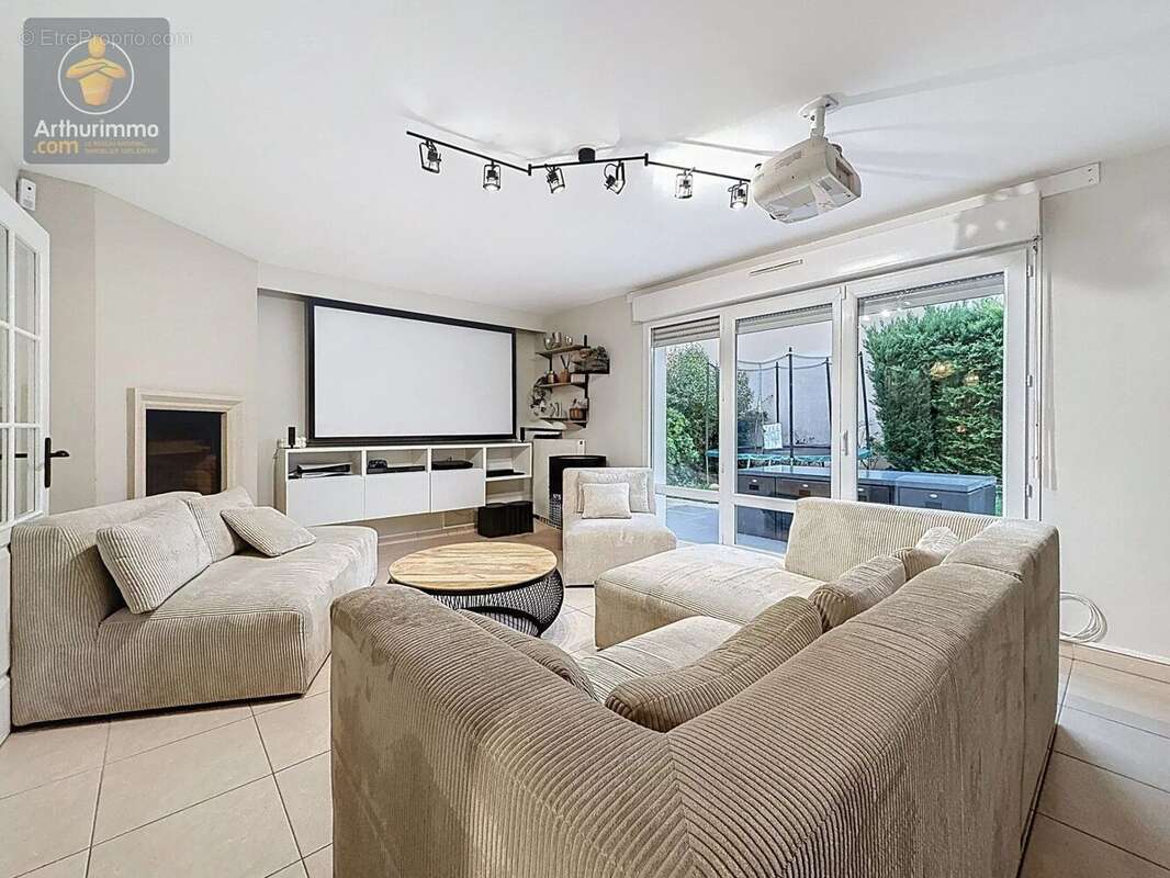 Maison à BRIE-COMTE-ROBERT