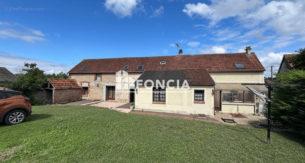 Maison à SAINT-ETIENNE-SOUS-BAILLEUL