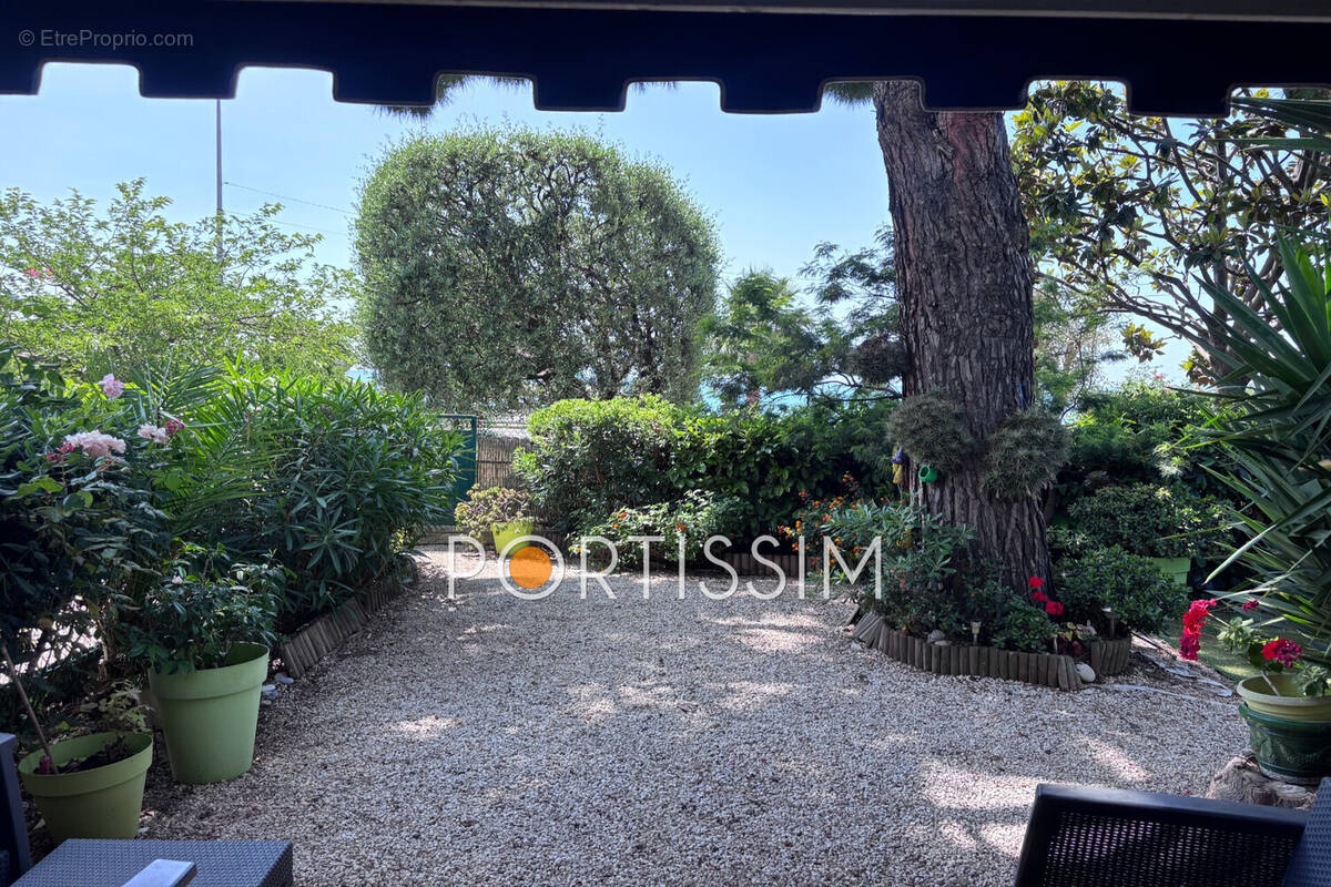 Appartement à SAINT-LAURENT-DU-VAR