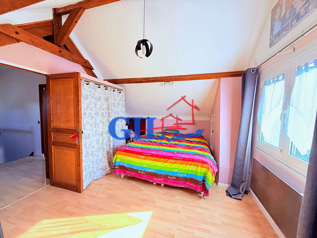 Maison à SAVIGNY-LE-TEMPLE