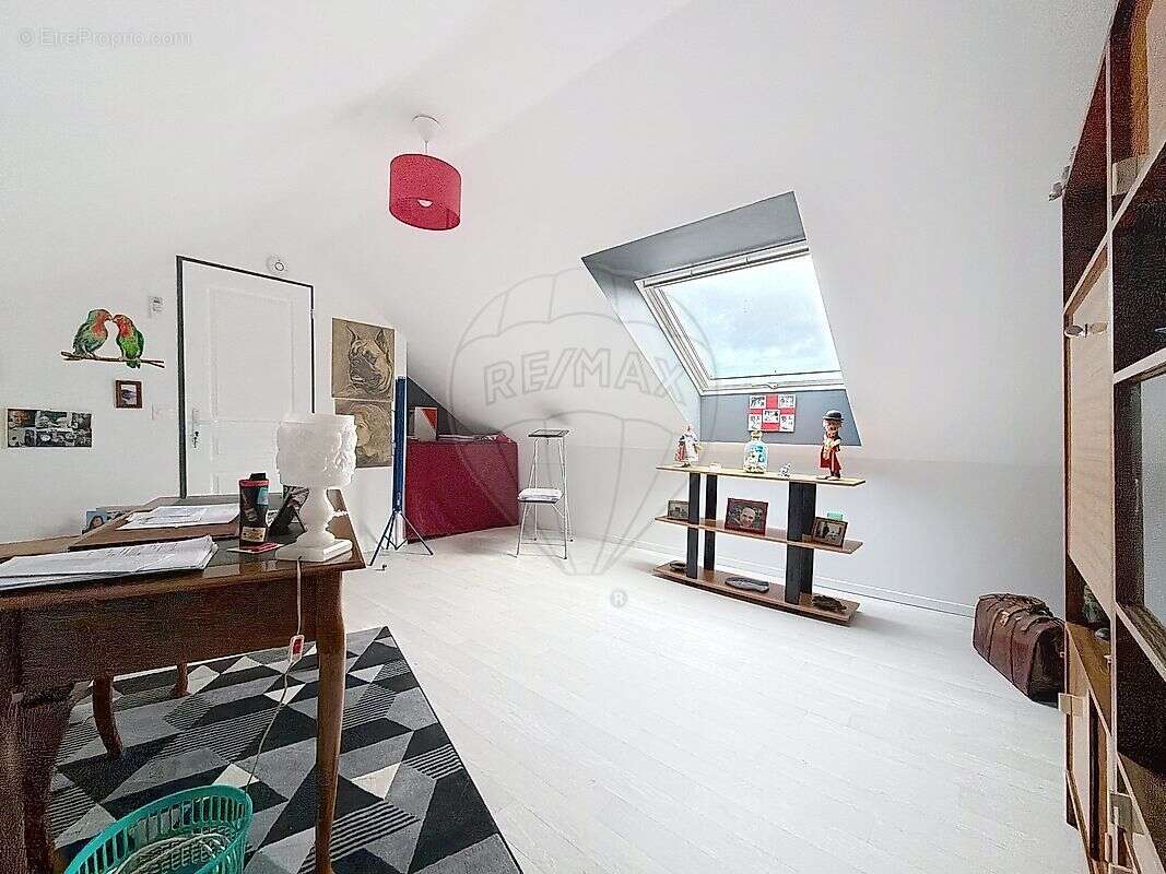 Maison à VILLETHIERRY