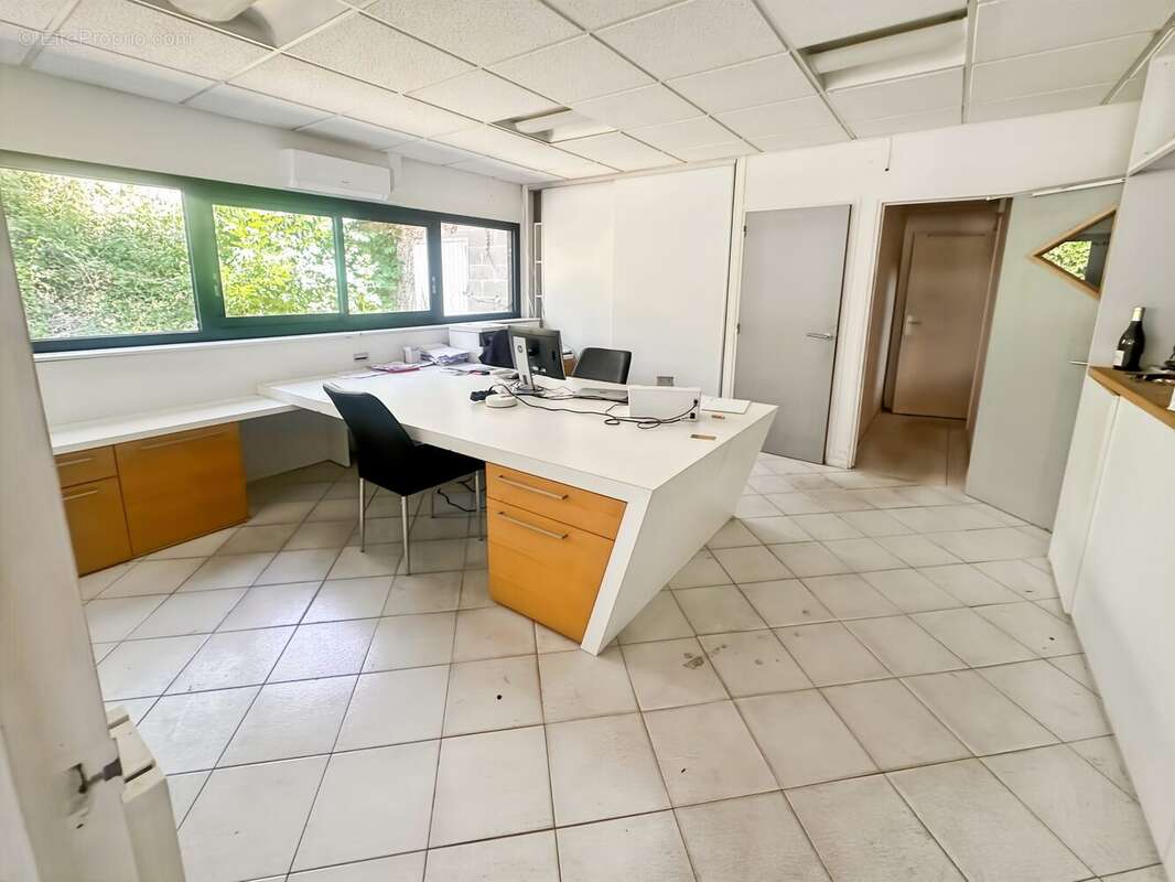 Commerce 584 m² à Lentilly  - photo 4