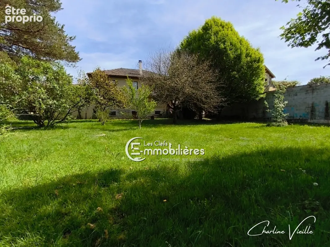 Maison familiale avec grand terrain arboré et potentiel de rénovation - photo 17
