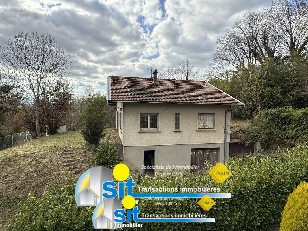 Maison à LES COTES-D'AREY