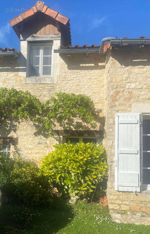 21 - Maison à RIVIERES