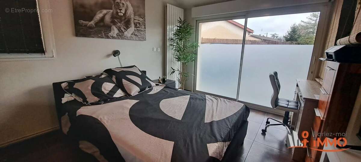 Maison à SAINT-BONNET-LES-OULES