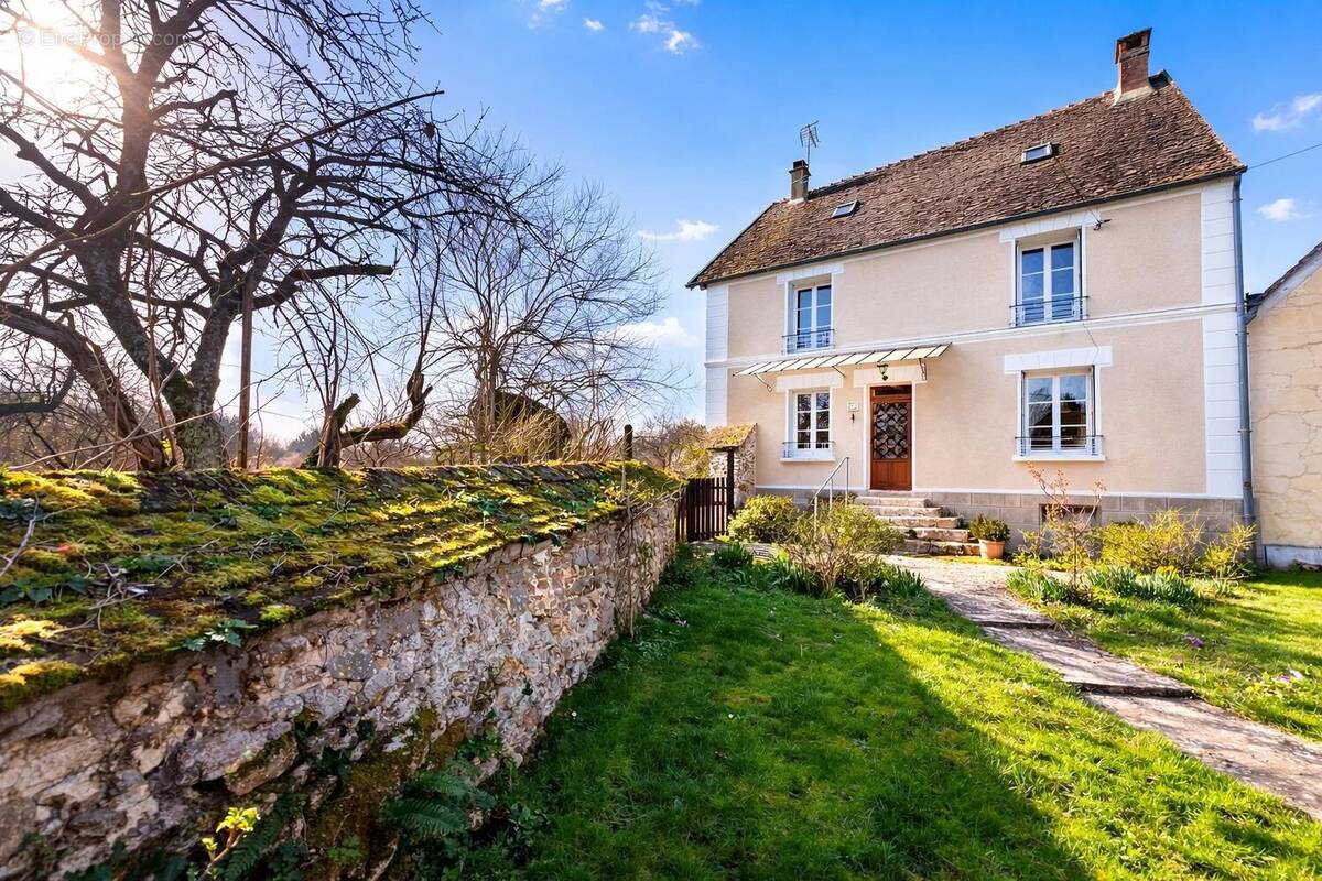 Maison à FONTENAY-TRESIGNY
