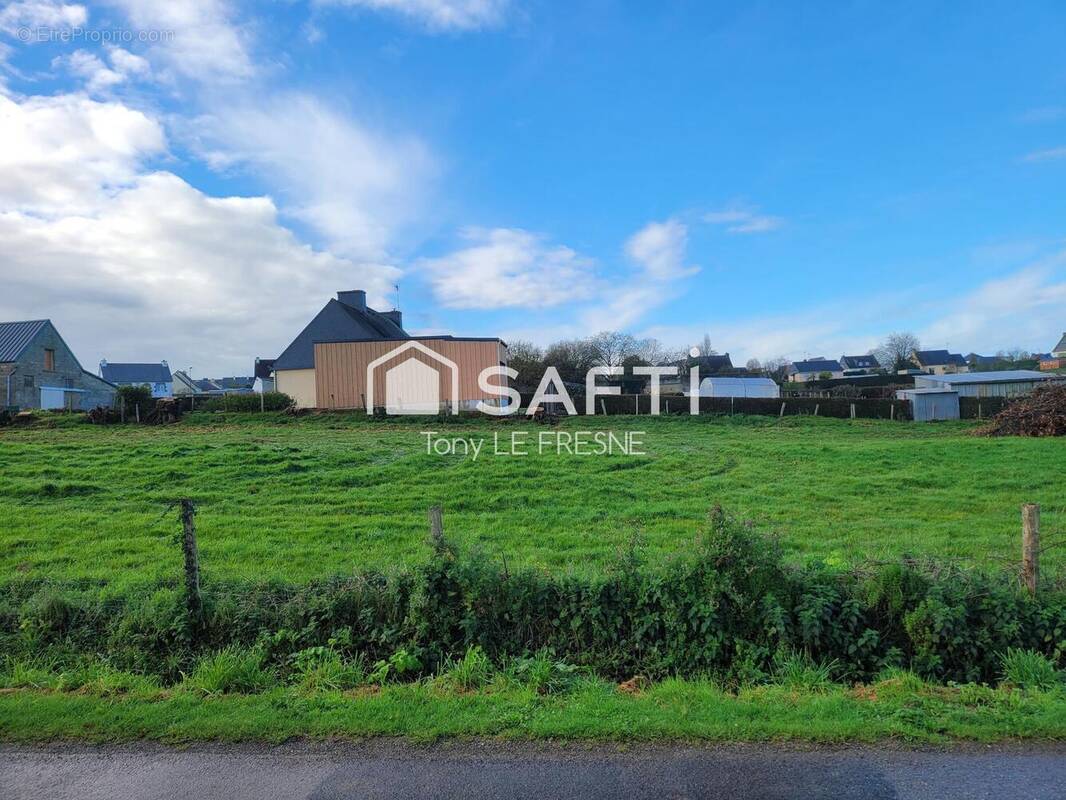 Photo 1 - Terrain à SAINT-BARNABE