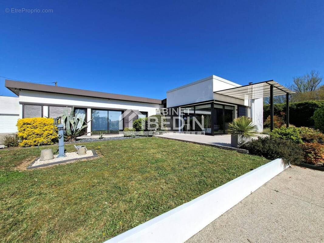 Maison à FARGUES-SAINT-HILAIRE