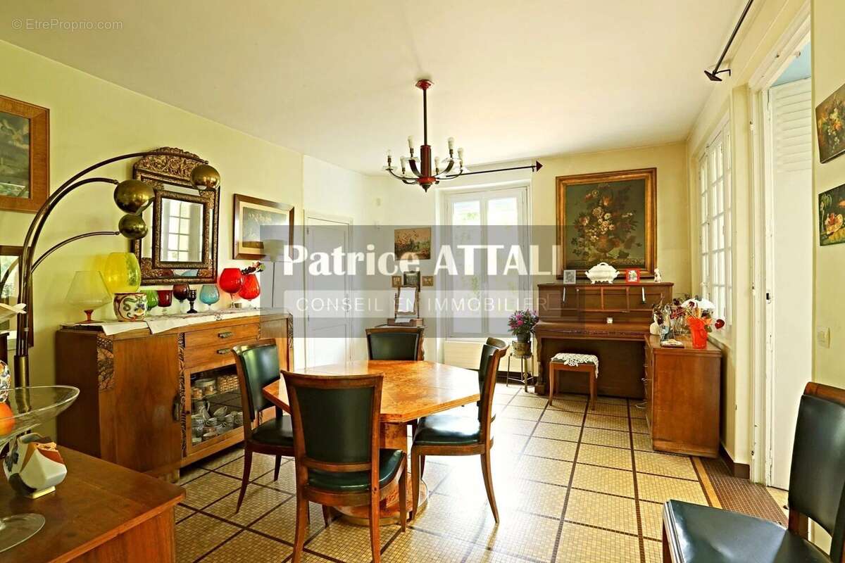 Maison à SAINT-MAUR-DES-FOSSES