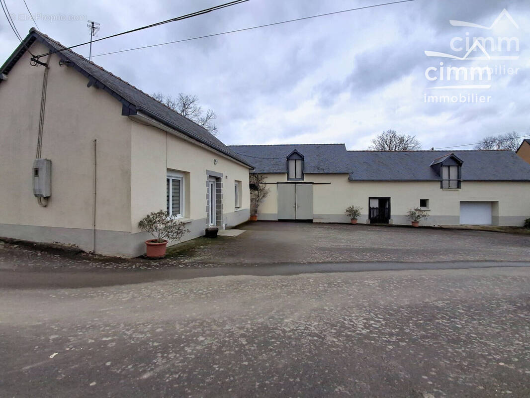 1 Maison d'habitation louée , grange exellent état - Maison à NOYAL-CHATILLON-SUR-SEICHE