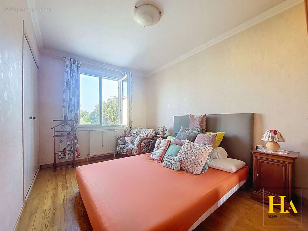 Maison à CHATEAUNEUF-SUR-ISERE