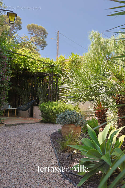 Exclusivite - toulon - cap brun - maison t 5 - 163 m2 - piscine - jardin - proximite  immediate des ecoles - photo 27