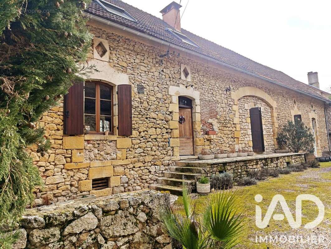 Maison 223 m² à Coux-Et-Bigaroque  - photo 2