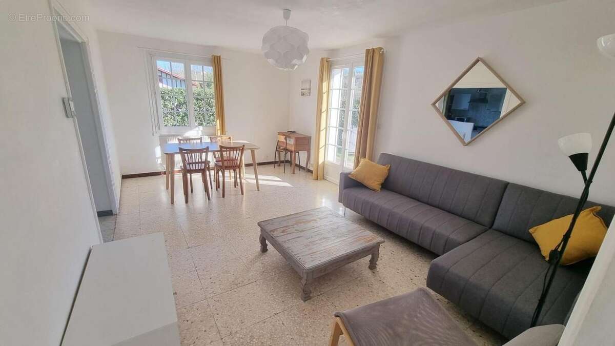 Maison à SAINT-PEE-SUR-NIVELLE