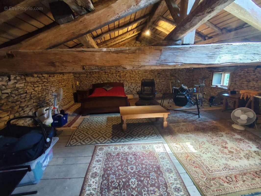 Joli cottage de 3 chambres avec grand jardin et grange, près de Civray - photo 15