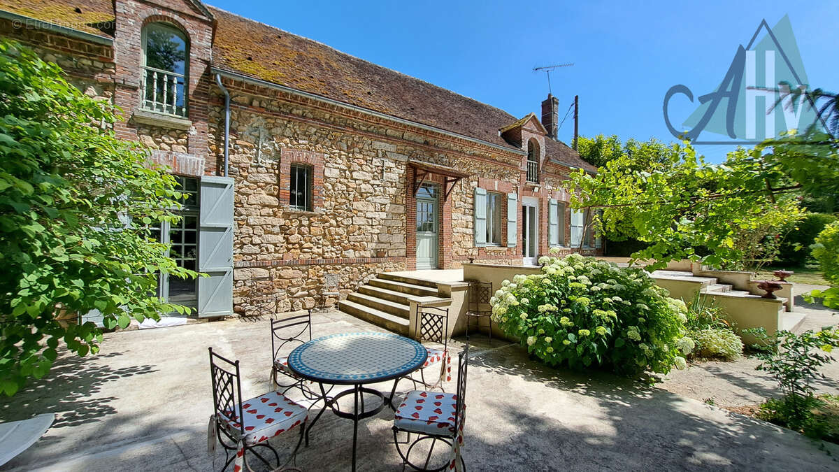 Entre BRAY et NOGENT - Domaine de charme avec grande habitation, dépendances, piscine et parc arboré - photo 33