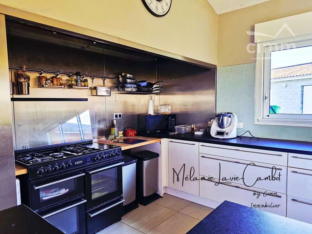 Maison à SAINT-CHRISTOLY-DE-BLAYE