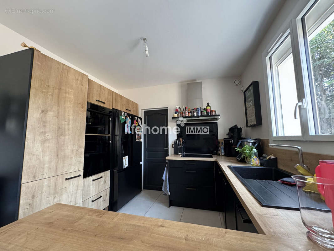 Maison 235 m² à Deols  - photo 3