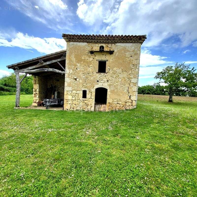 Maison à SAINT-CLAR