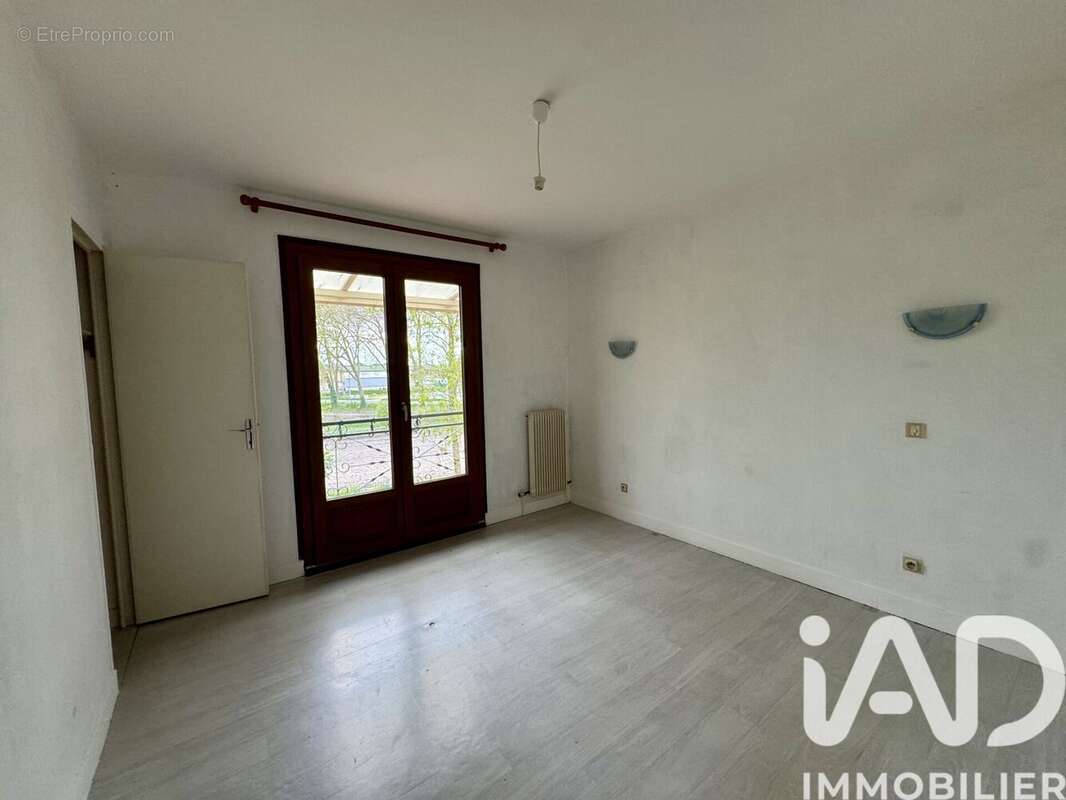 Photo 8 - Maison à ROULLET-SAINT-ESTEPHE