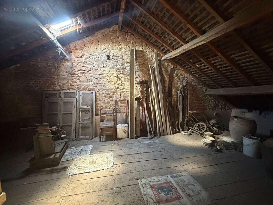 Maison à SAINT-AMAND-MAGNAZEIX