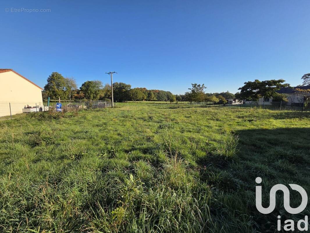 Photo 1 - Terrain à COUZEIX