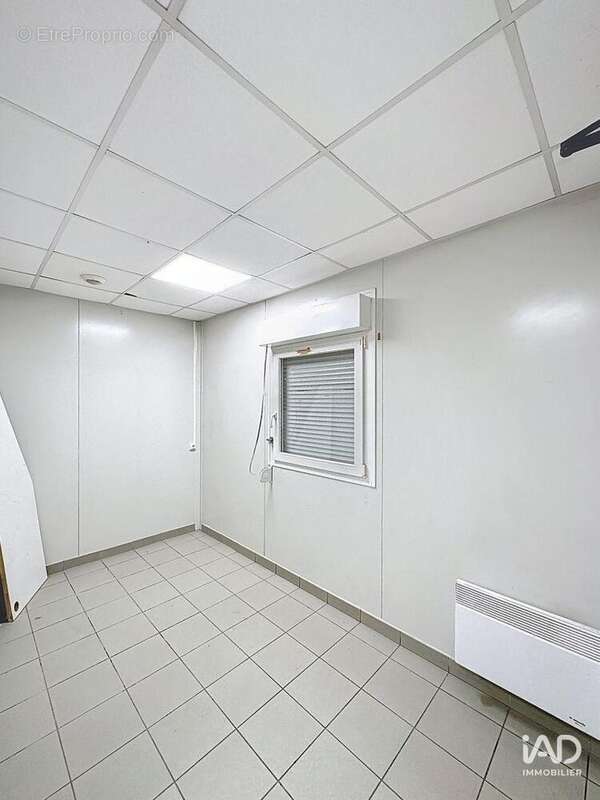 Photo 8 - Commerce à LA BOISSE