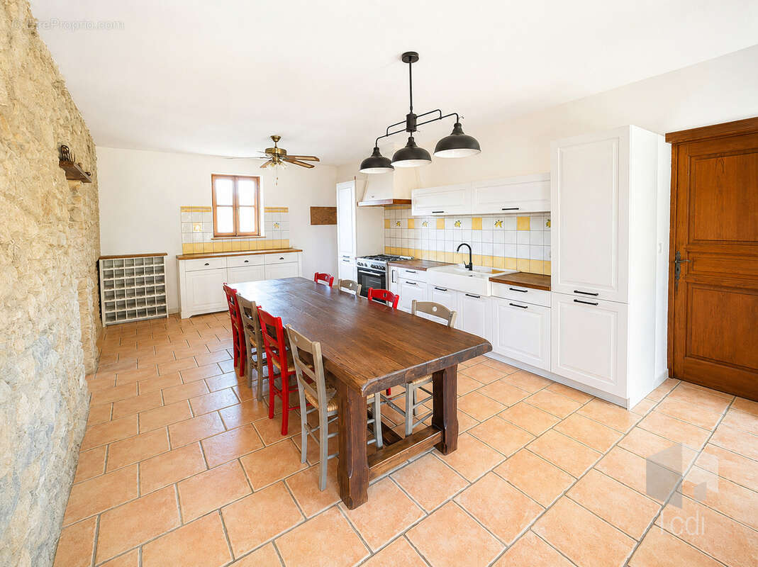 Maison à CHAROLS