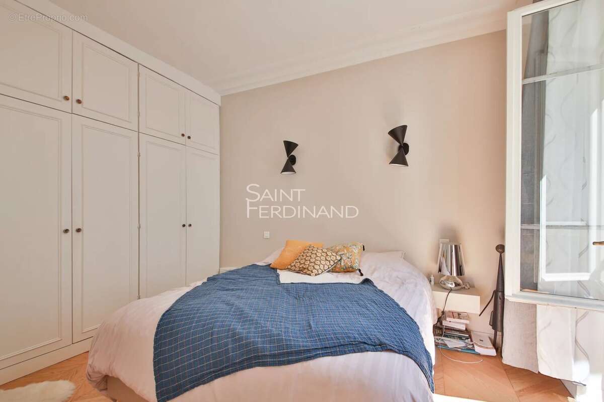 Appartement à PARIS-17E