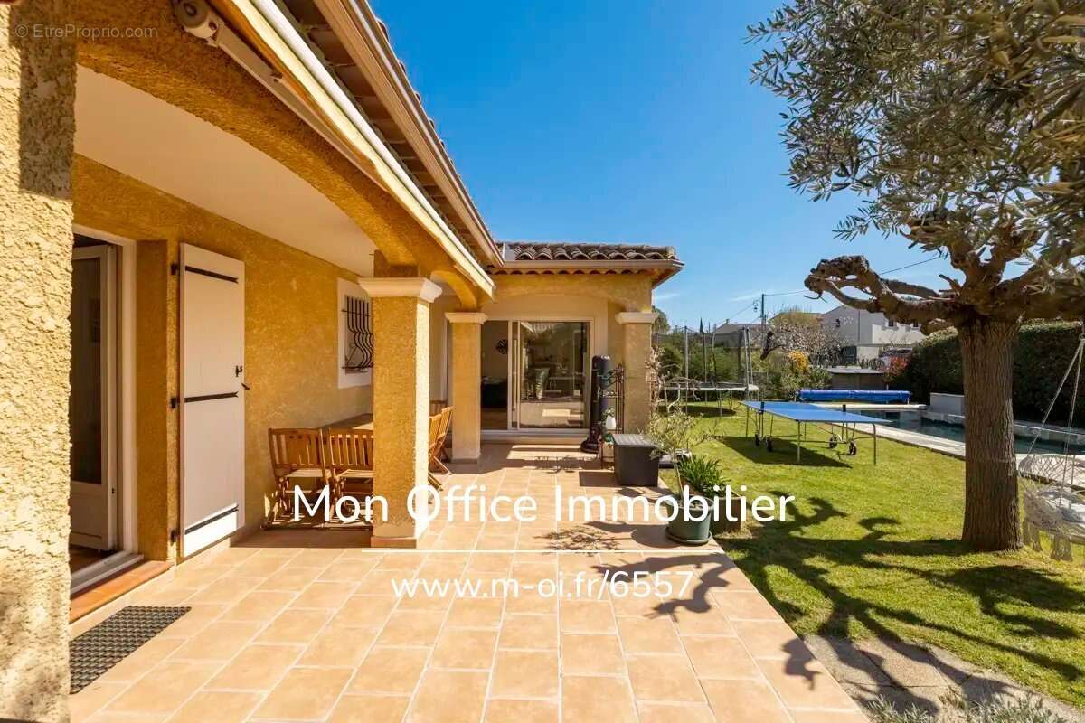 Maison à PEYROLLES-EN-PROVENCE