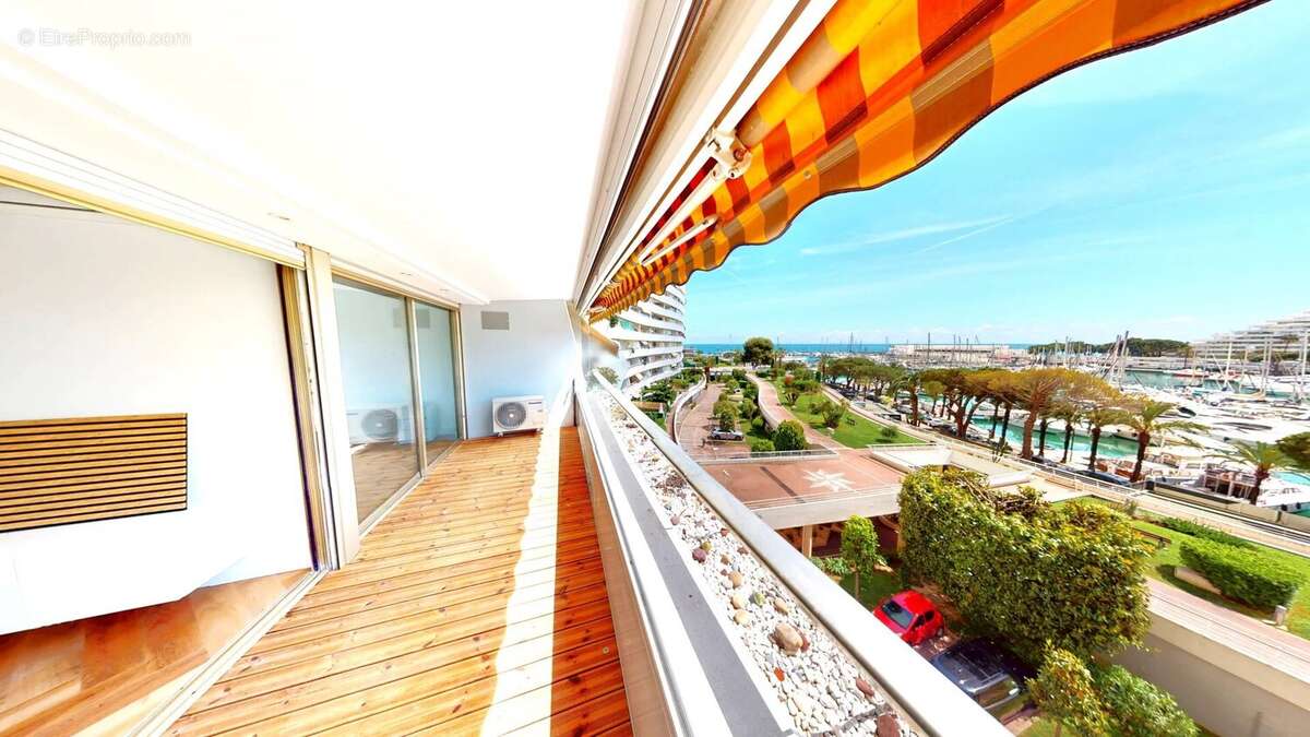Appartement à VILLENEUVE-LOUBET