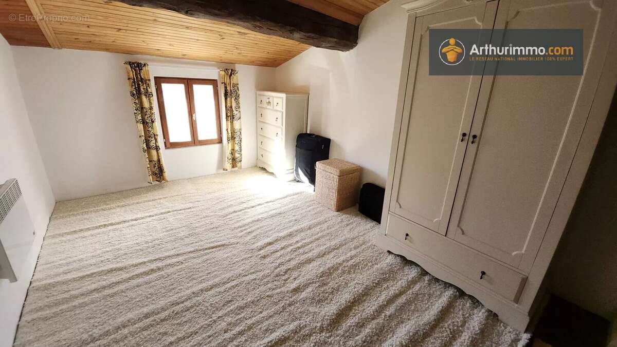 Maison à SAINTE-COLOMBE-SUR-L&#039;HERS