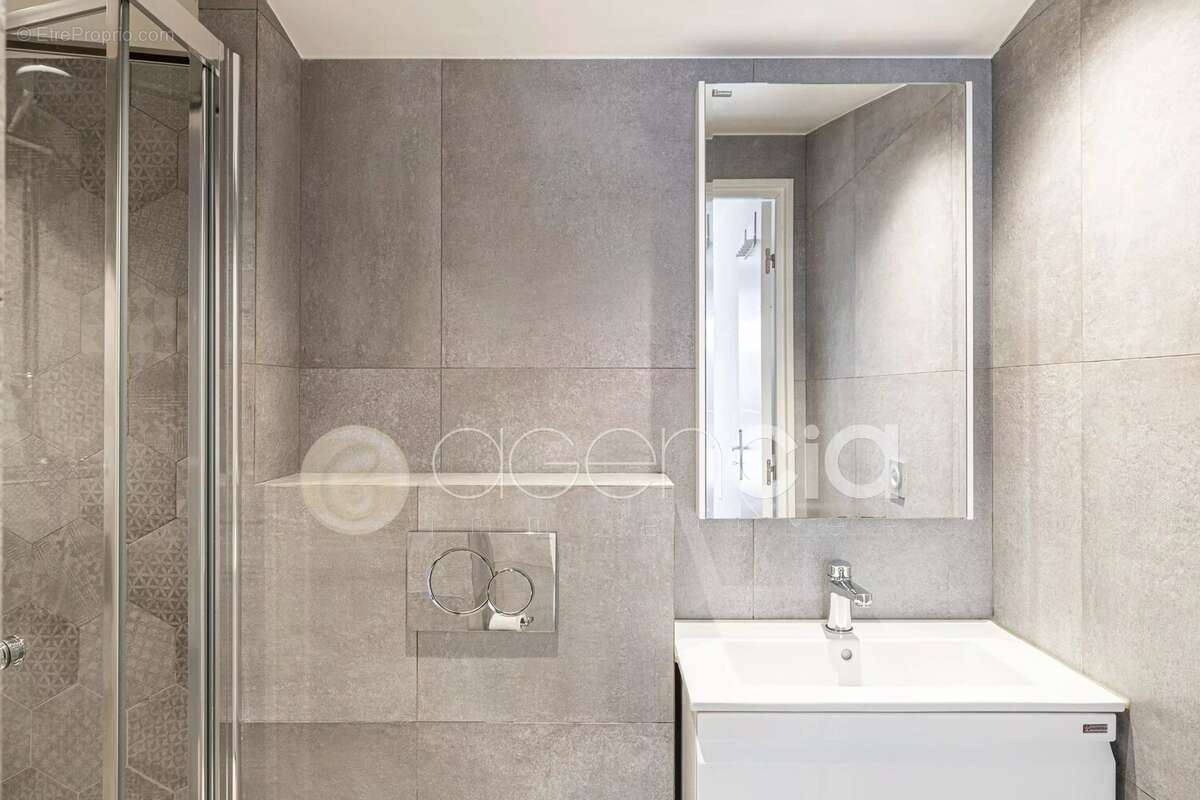 Cannes  banane  t2 de 33 m2 avec mezzanine  balcon - photo 4