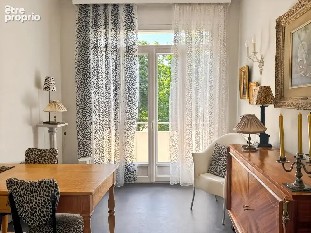 VICHY – Quartier République – Appartement de caractère 80 m² avec garage et caves dans maison Art déco - photo 4