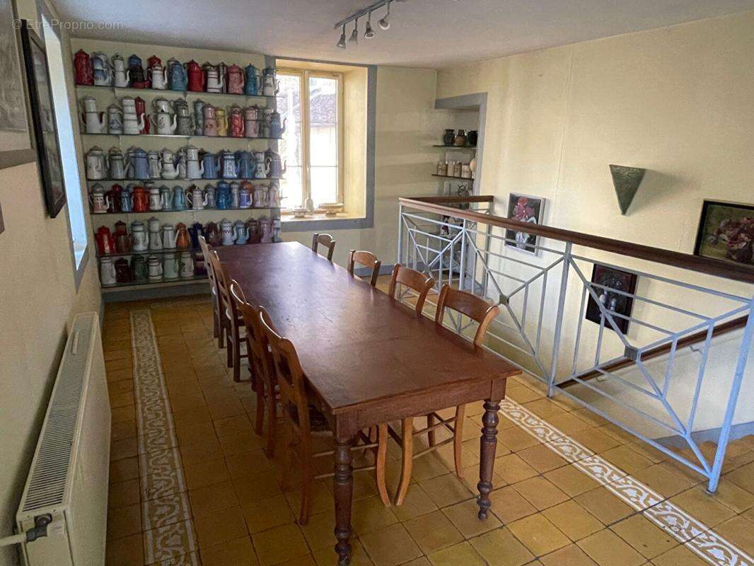 Ancien Hôtel/ secteur touristique/ 9 pièce(s) 203 m2 - photo 5