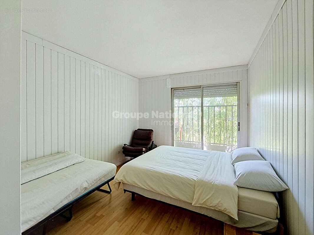 Maison familiale de 144 m² habitables avec dépendance, jardin arboré et fort potentiel - photo 8