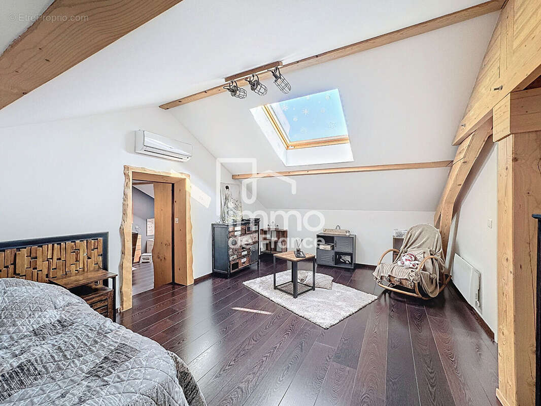 Maison à CHATILLON-EN-MICHAILLE