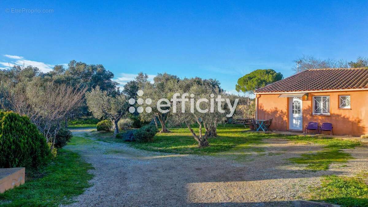 Maison 40 m² à Miramas  - photo 2