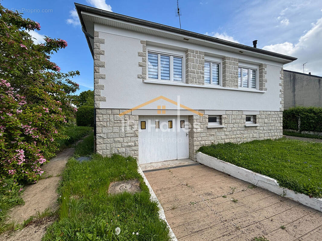 Maison à RENAZE