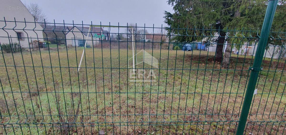 Terrain à SAINT-DENIS-EN-VAL