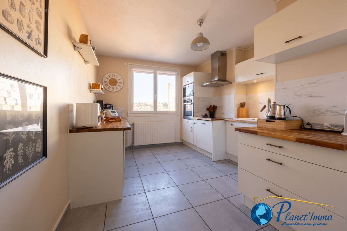 Appartement à SAINT-ETIENNE